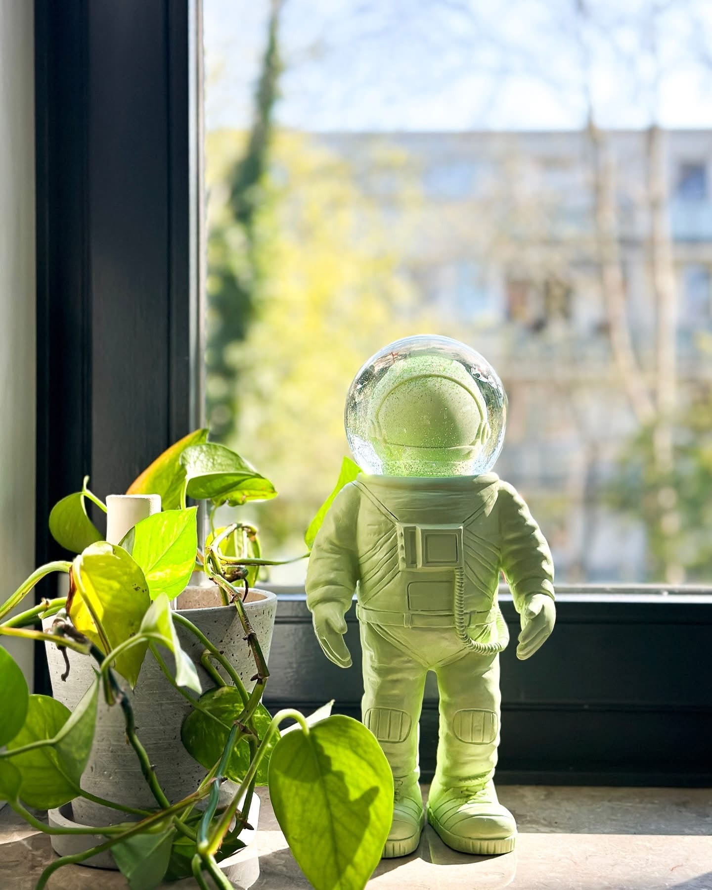 Green Astronaut Snow Globe