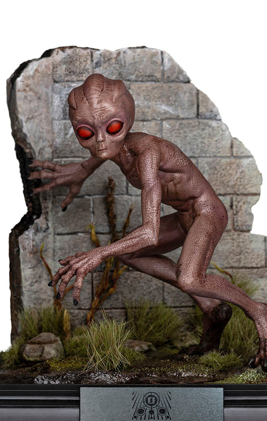 Pre-Order - ET Varginha Statue - I Want to Believe - Art Scale 1/10 - Iron Studios