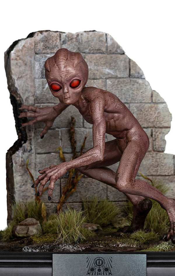 Pre-Order - ET Varginha Statue - I Want to Believe - Art Scale 1/10 - Iron Studios