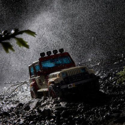 Transformers Collaborative Jurassic Park x Transformers Dilophocon et Autobot JP12