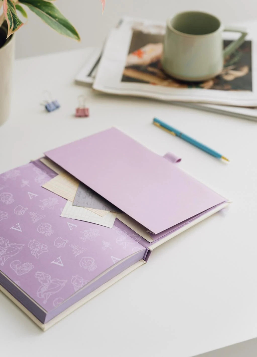 Alice in Wonderland Notebook with Pen