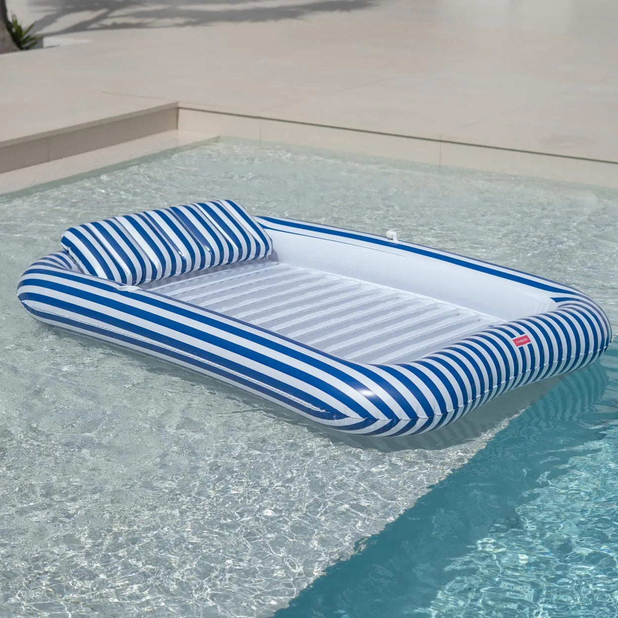 Piscina inflable con aspersor – SACHA