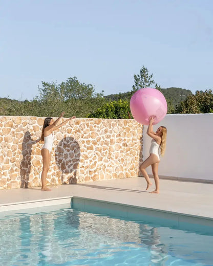Giant inflatable beach and pool ball – HOOP