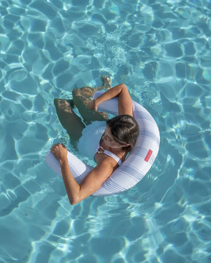 Premium multi-position backrest pool float – AVA