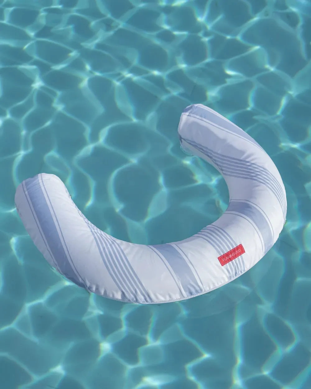 Premium multi-position backrest pool float – AVA