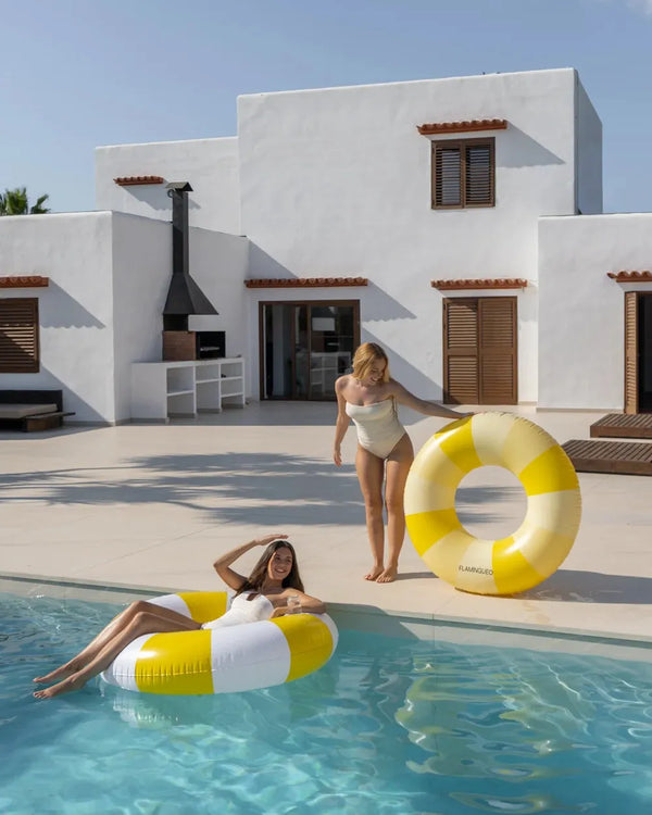 Donut pool float - CELIA