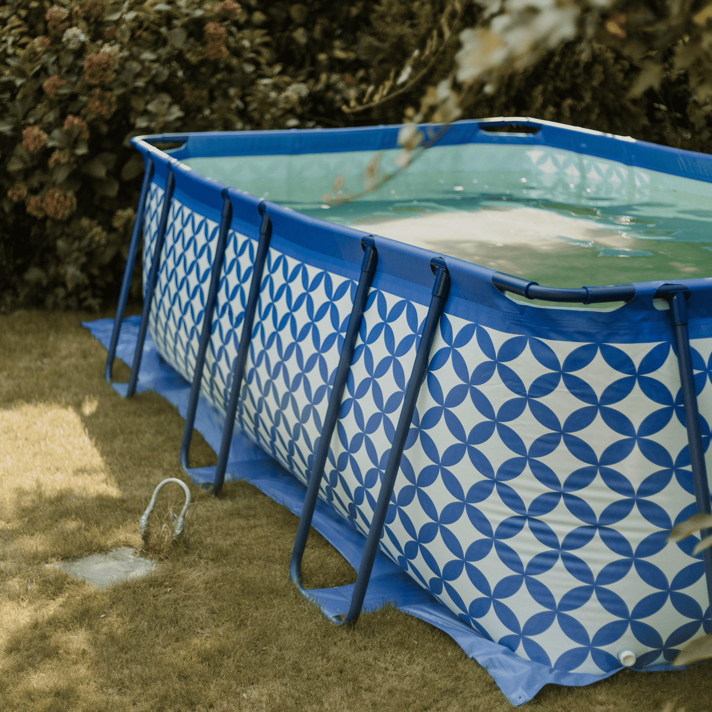 Frame Pool - Dark Blue/White - Essence - With Filter Pump & Stairs - 400 x 200 x 100 cm