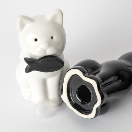Cat salt and pepper shakers