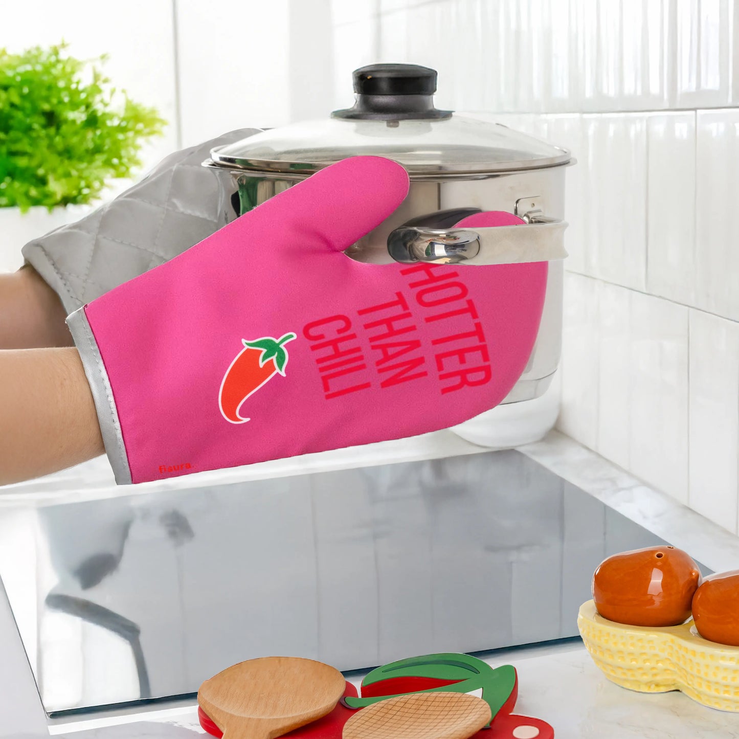 "Hotter than Chili" Oven Mitts