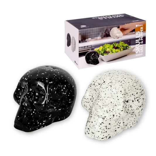 Skull salt and pepper shakers