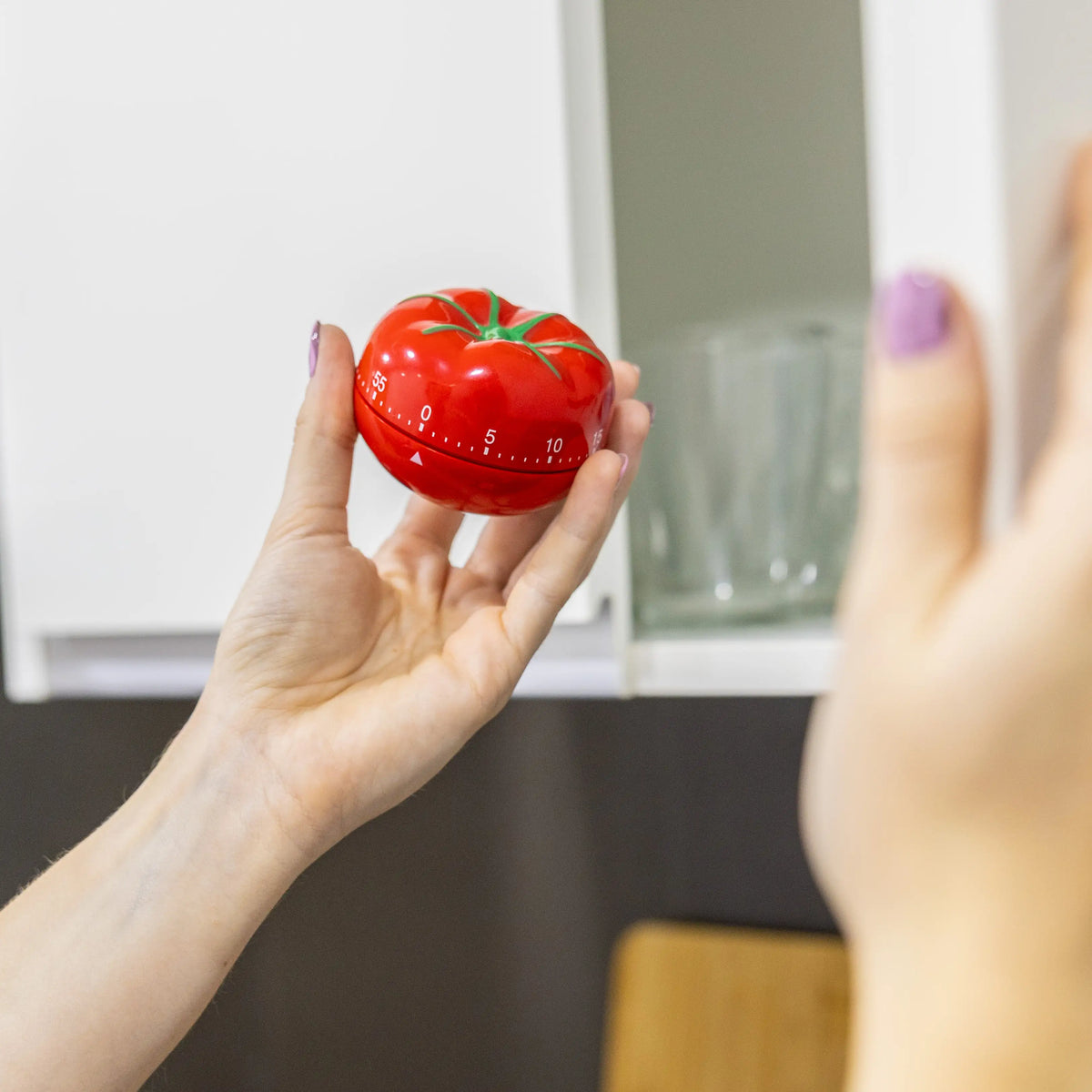 "Tomato" kitchen timer