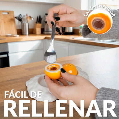 Egg salt and pepper shakers