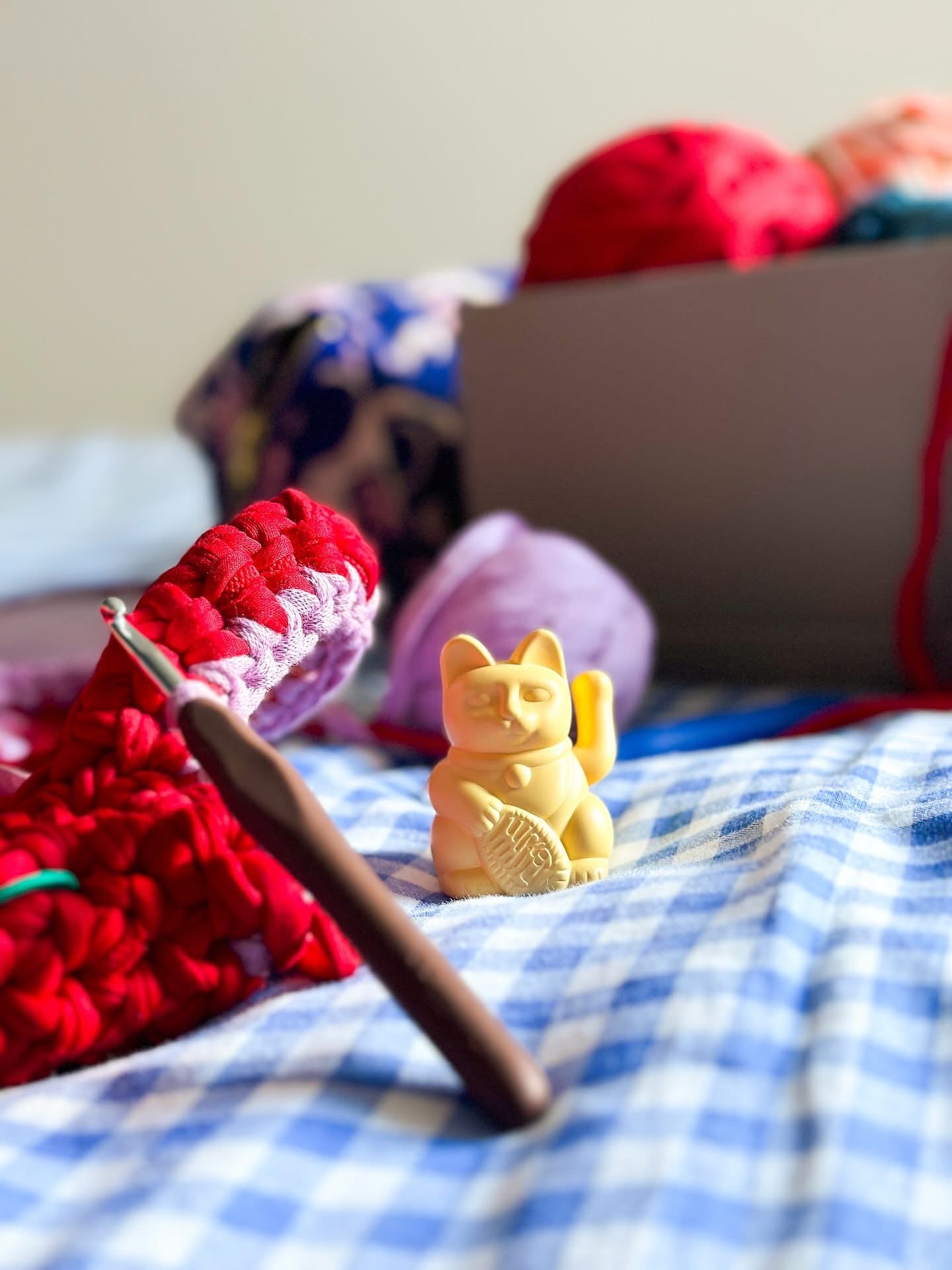 Mini Chat Chanceux Jaune Solaire