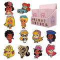Display de 12 blind boxes Barbie - pin’s mystère