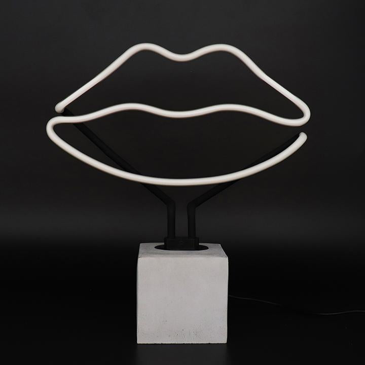 Lip neon lamp