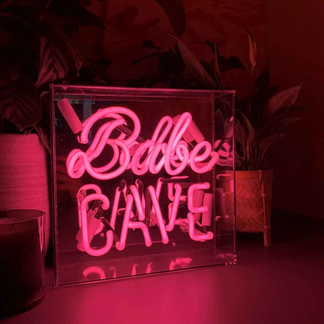 GROTTA NEON BABE