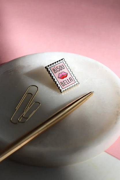 Kiss Bella - Pins