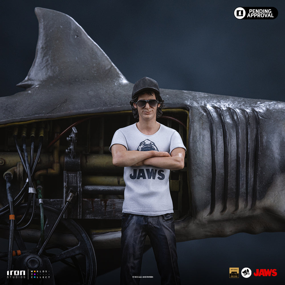Pre-Order - Steven Spielberg Statue (Jaws 50th Anniversary) - Jaws - Art Scale 1/10 - Iron Studios