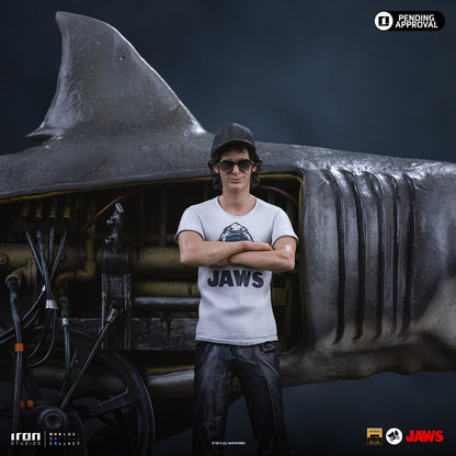 Pre-Order - Steven Spielberg Statue (Jaws 50th Anniversary) - Jaws - Art Scale 1/10 - Iron Studios