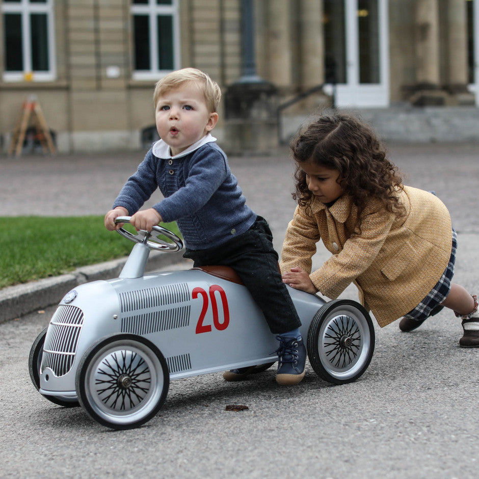 Rider Mercedes-Benz W 25 Silver Arrow