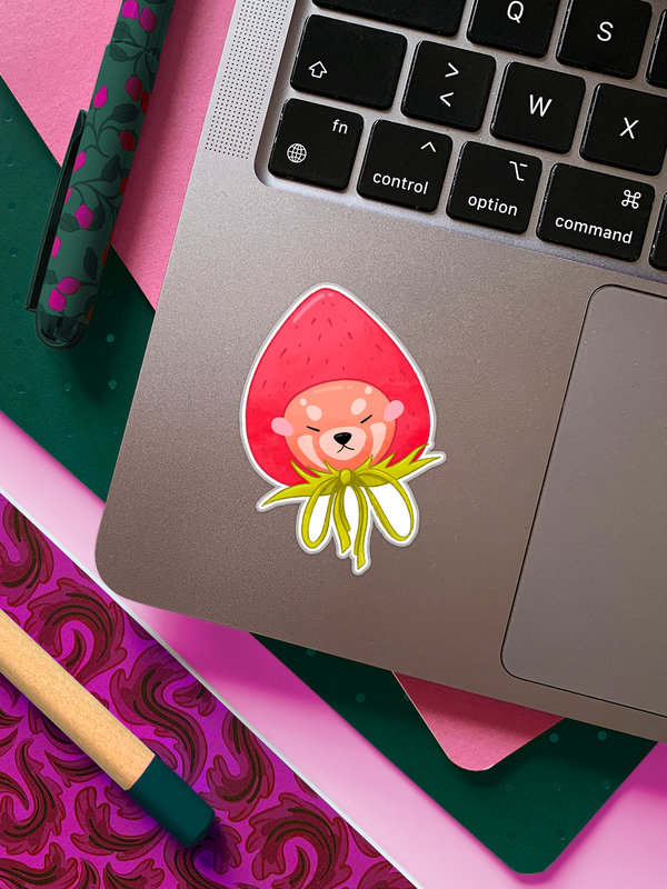 Pam le panda roux, chapeau fraise | Sticker