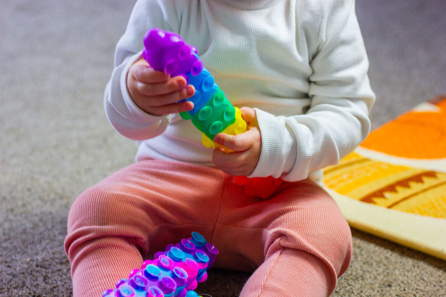 LIGHT-UP PUSH & SUCTION CATERPILLAR