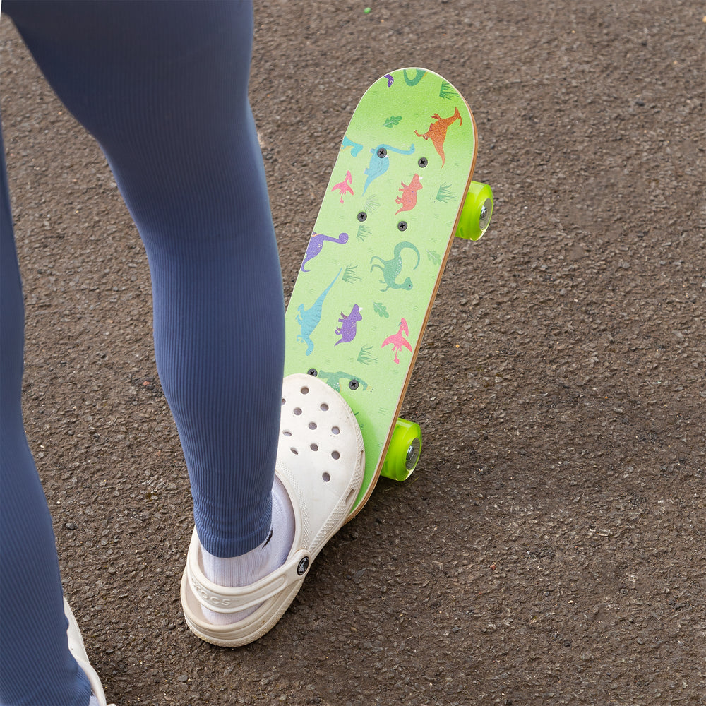 Skateboard Dinosaure à Roues Clignotantes – 17 pouces
