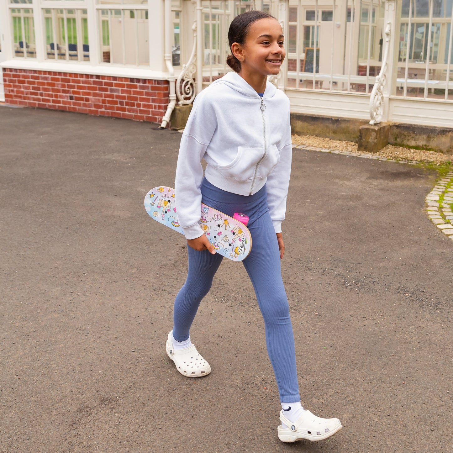 SKATEBOARD PRINCESS WITH FLASHING WHEELS 17 INCH