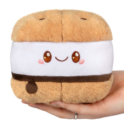 Peluche Snacker – S'more S1E1