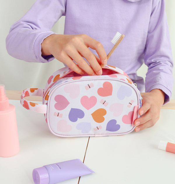 Trousse de toilette enfant - Cœurs – vue 2 – A Little Lovely Company