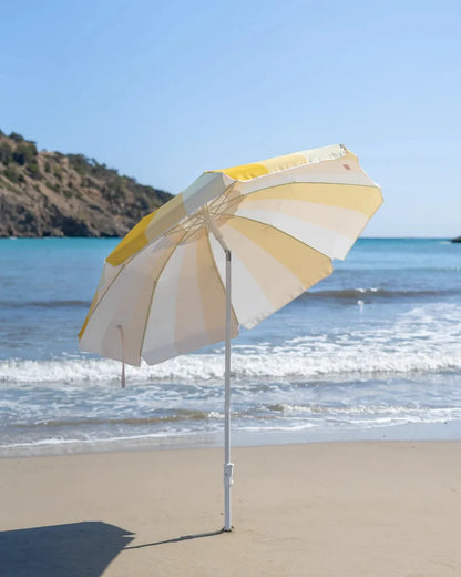 Premium Compact Beach Umbrella – GROOVIE