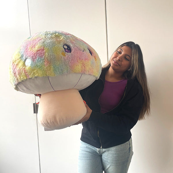 Peluche Mega Squishable – Tie-Dye Champignon