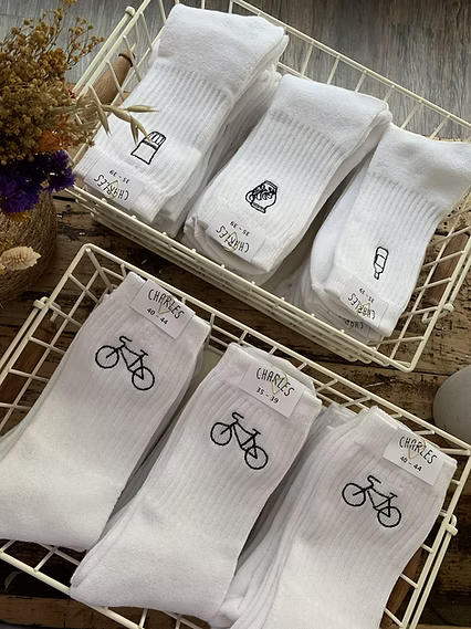 Embroidered sport socks - Vinyl record player