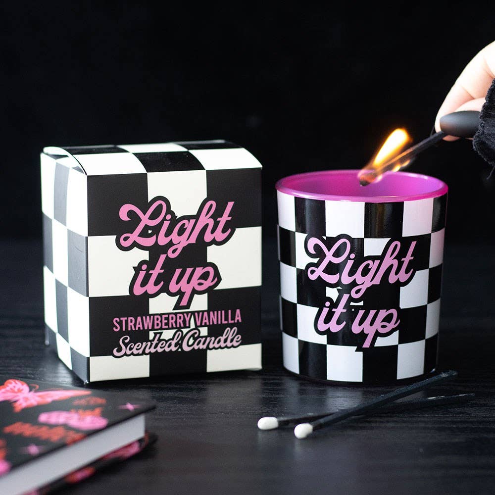 Candela Light It Up alla fragola e vaniglia