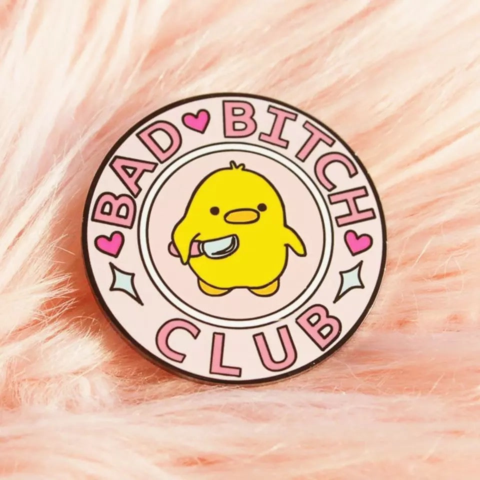Spilla a forma di anatra gialla "Bad Bitch Club"