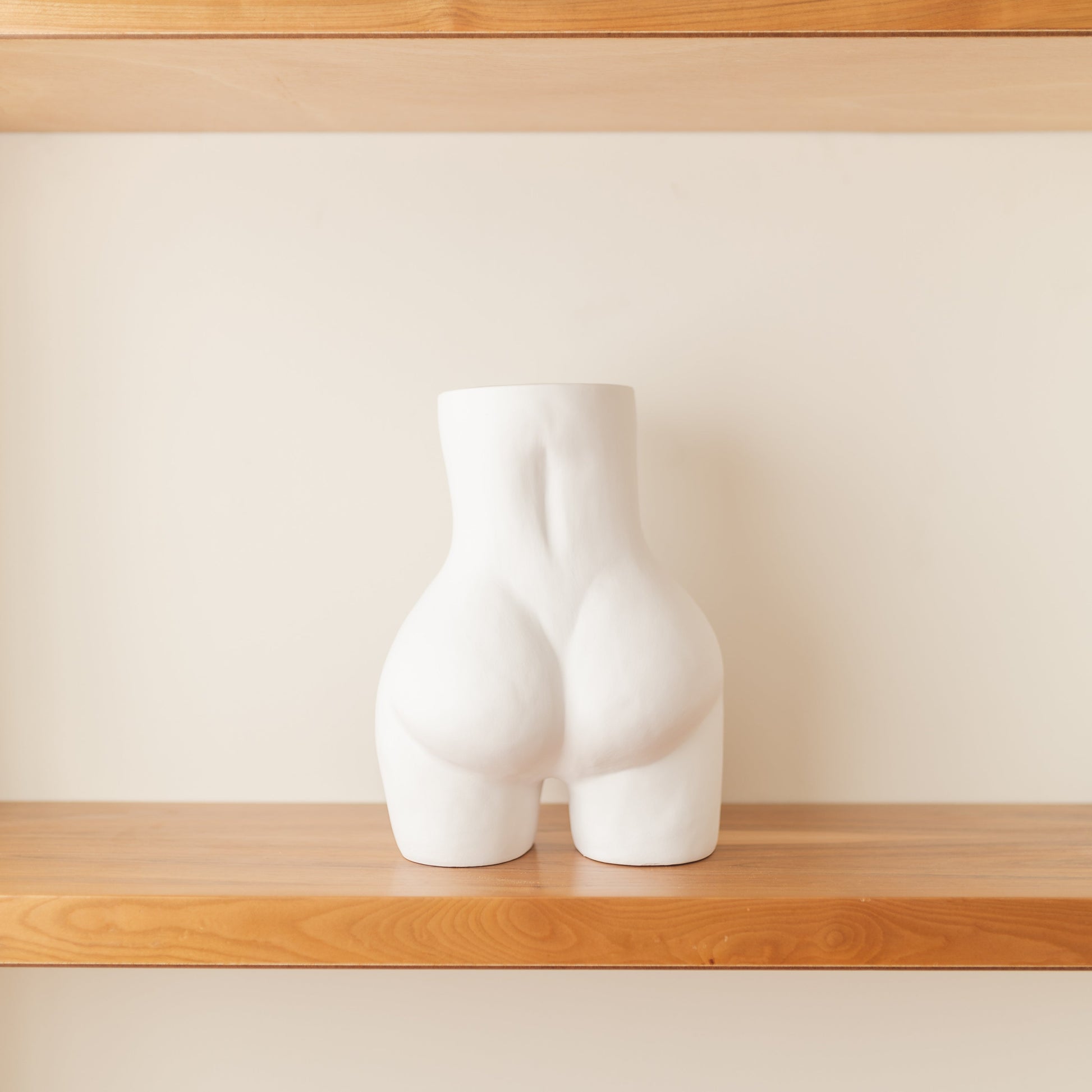 Vase sculptural Nude en céramique – Oito.Atelier – vue 4