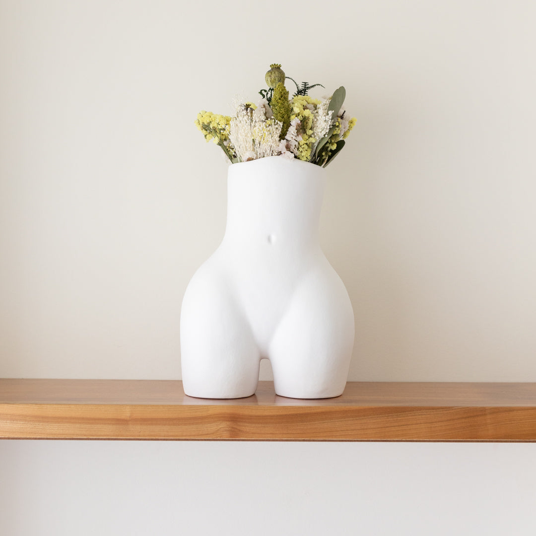 Vase sculptural Nude en céramique – Oito.Atelier