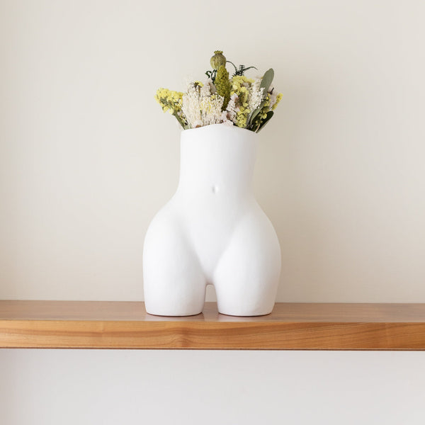 Vase sculptural Nude en céramique – Oito.Atelier