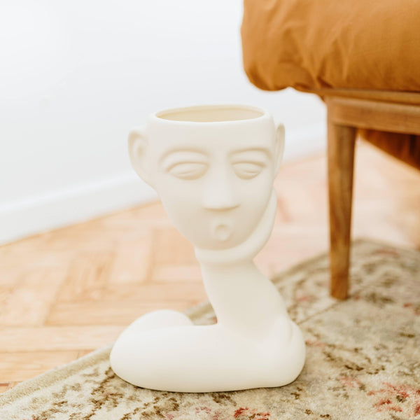 Vase visage à une main en céramique – Oito.Atelier – vue 2