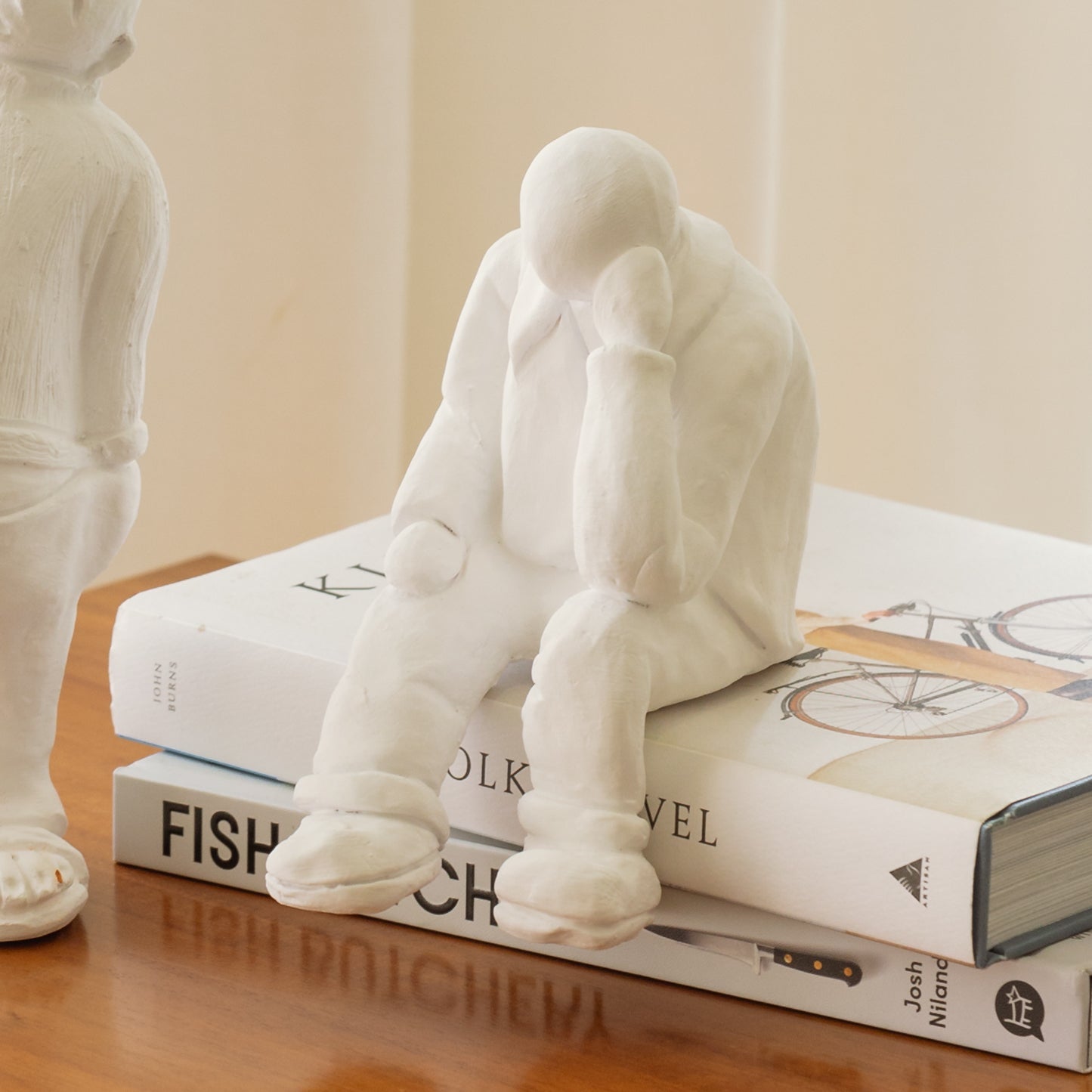 Sculpture Homme assis en céramique – Oito.Atelier – vue 3