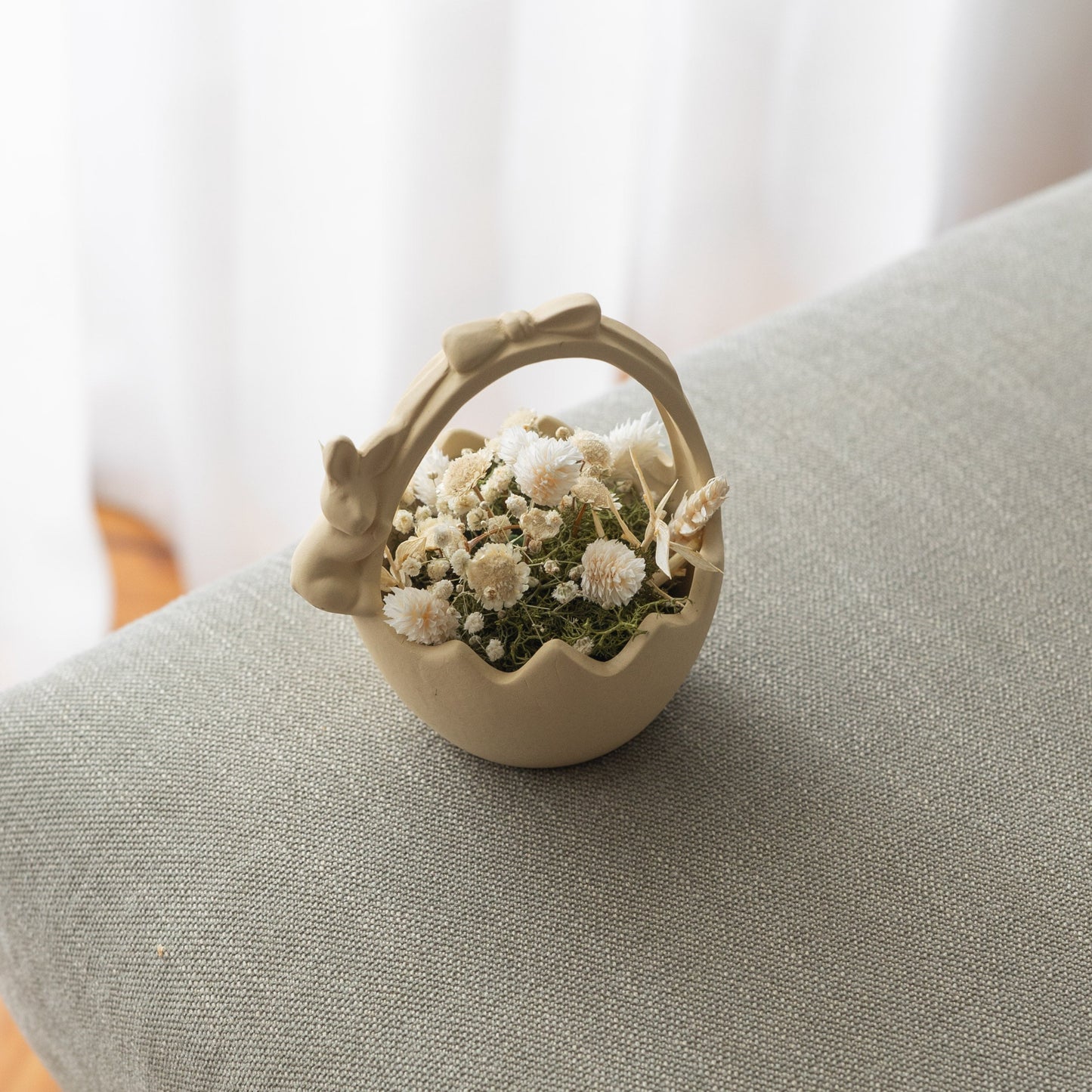 Panier avec lapin en céramique – Oito.Atelier