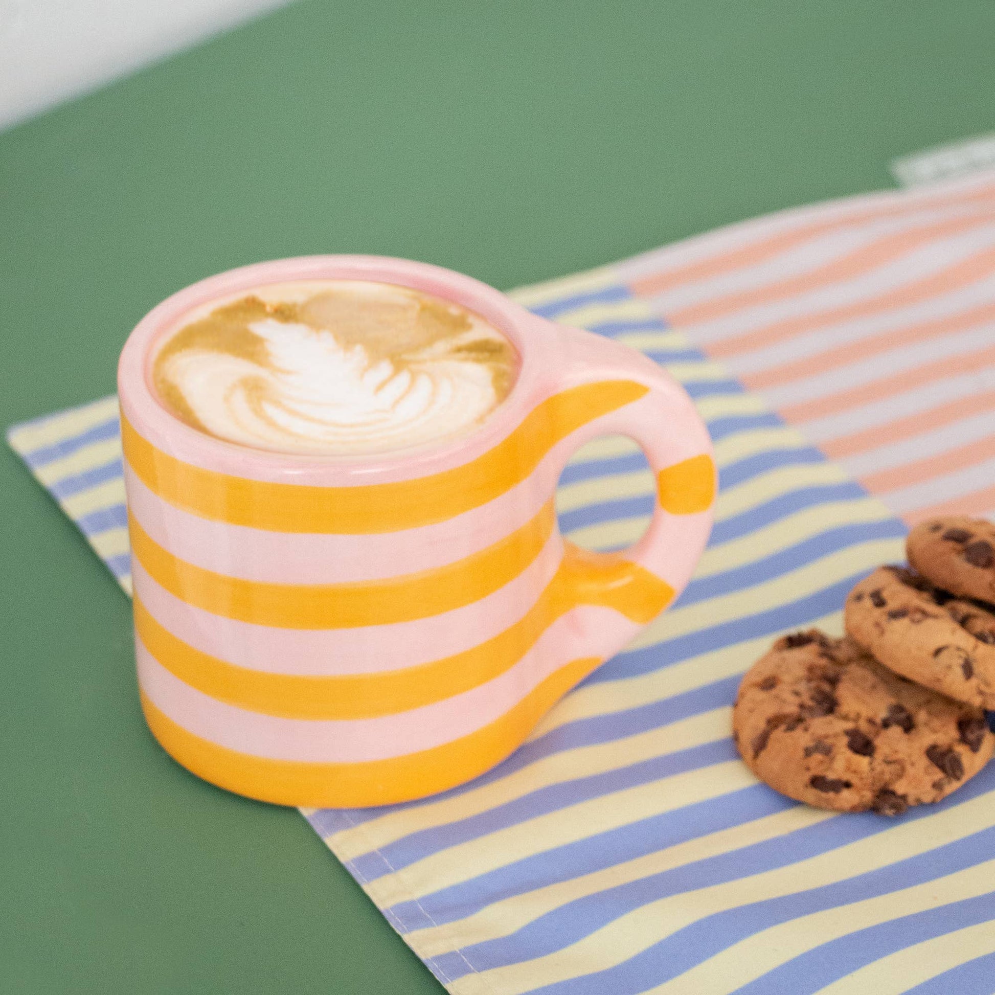 Mug Horizon Tropical Peint à la Main Helio Ferretti Vue 1