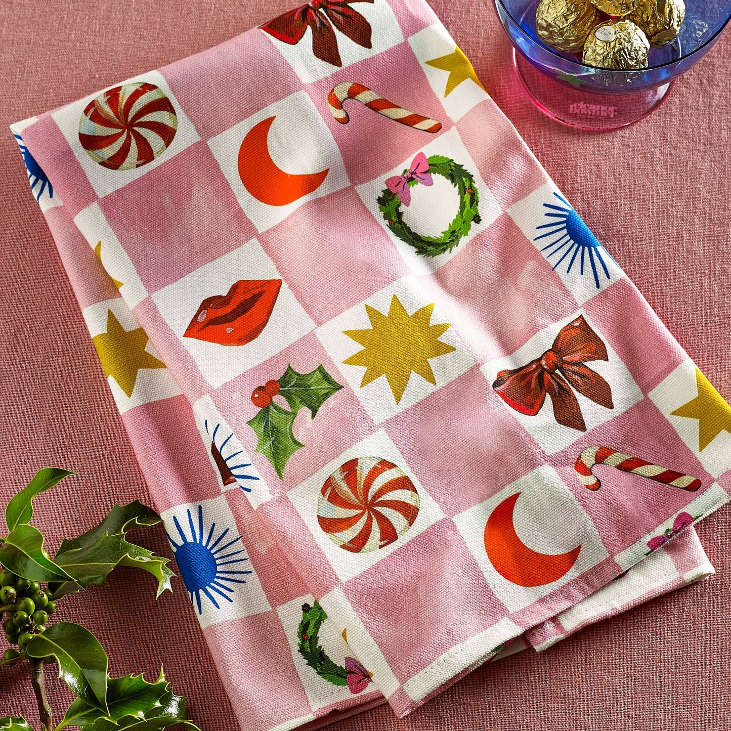 Kissmas checkered tea towel