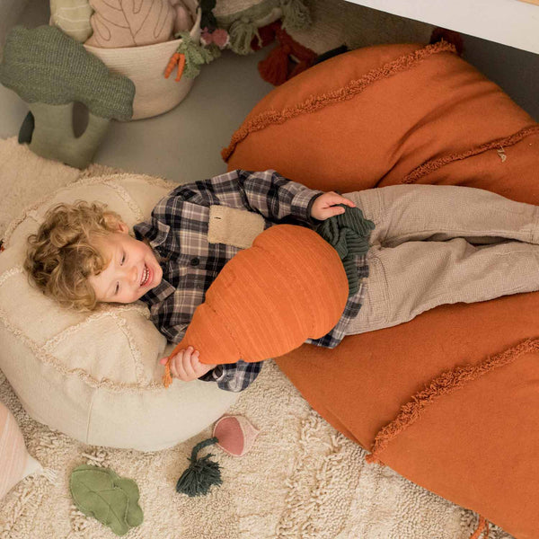 Coussin tricoté Cathy la Carotte – vue produit 2