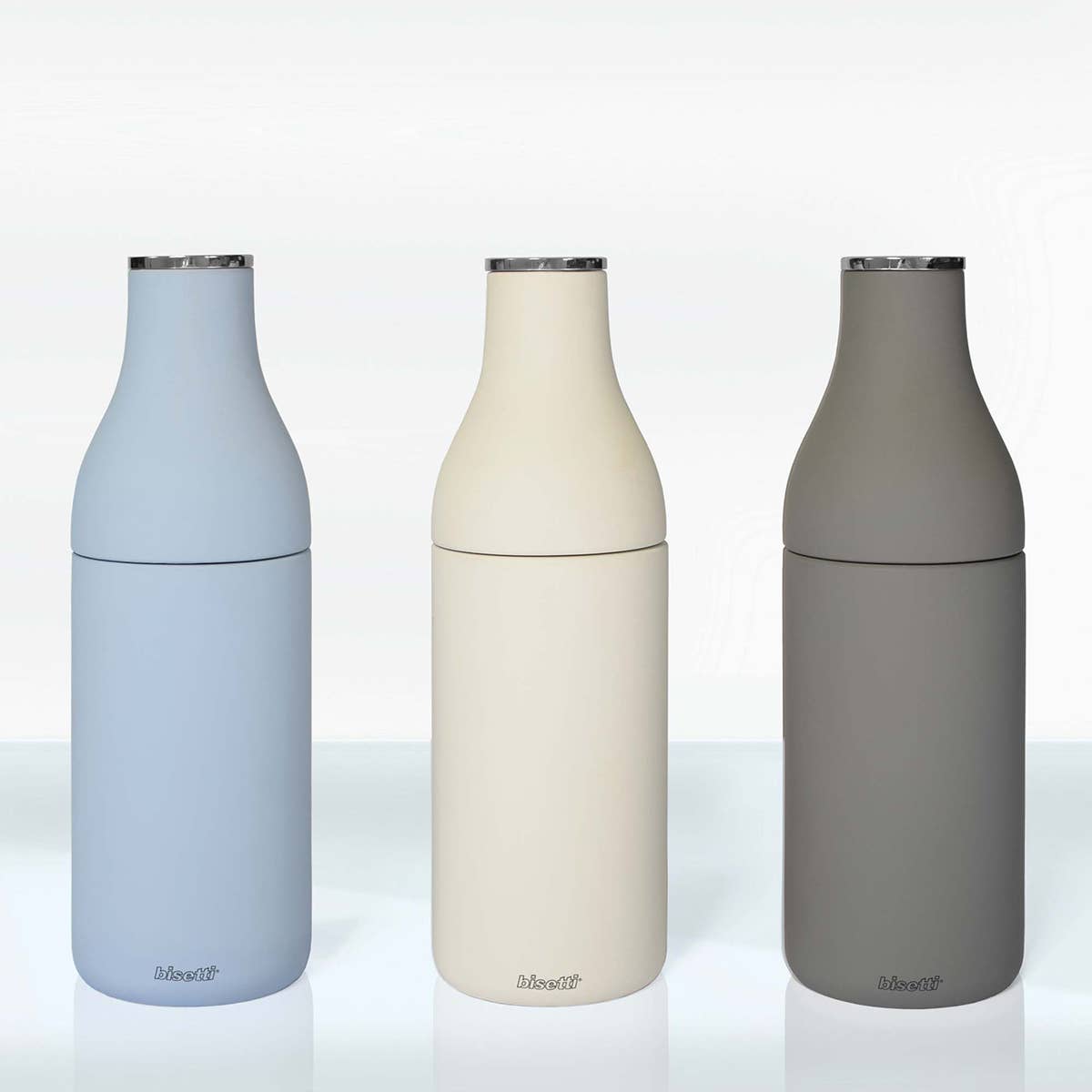 Moulin à épices «Milk Bottle», hêtre laqué bleu azur mat