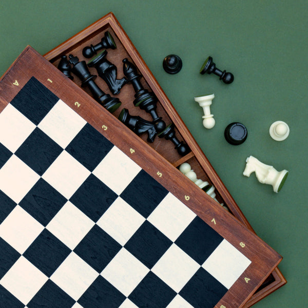 Iron & Glory - Chess Deluxe