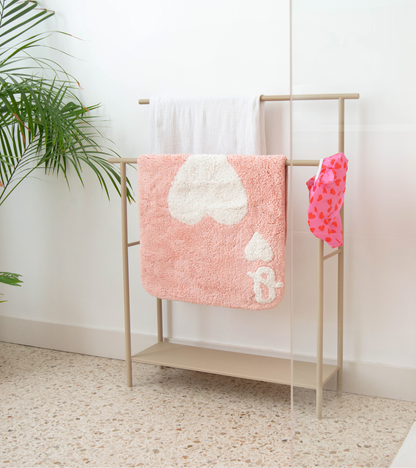 Queen of Hearts bath mat