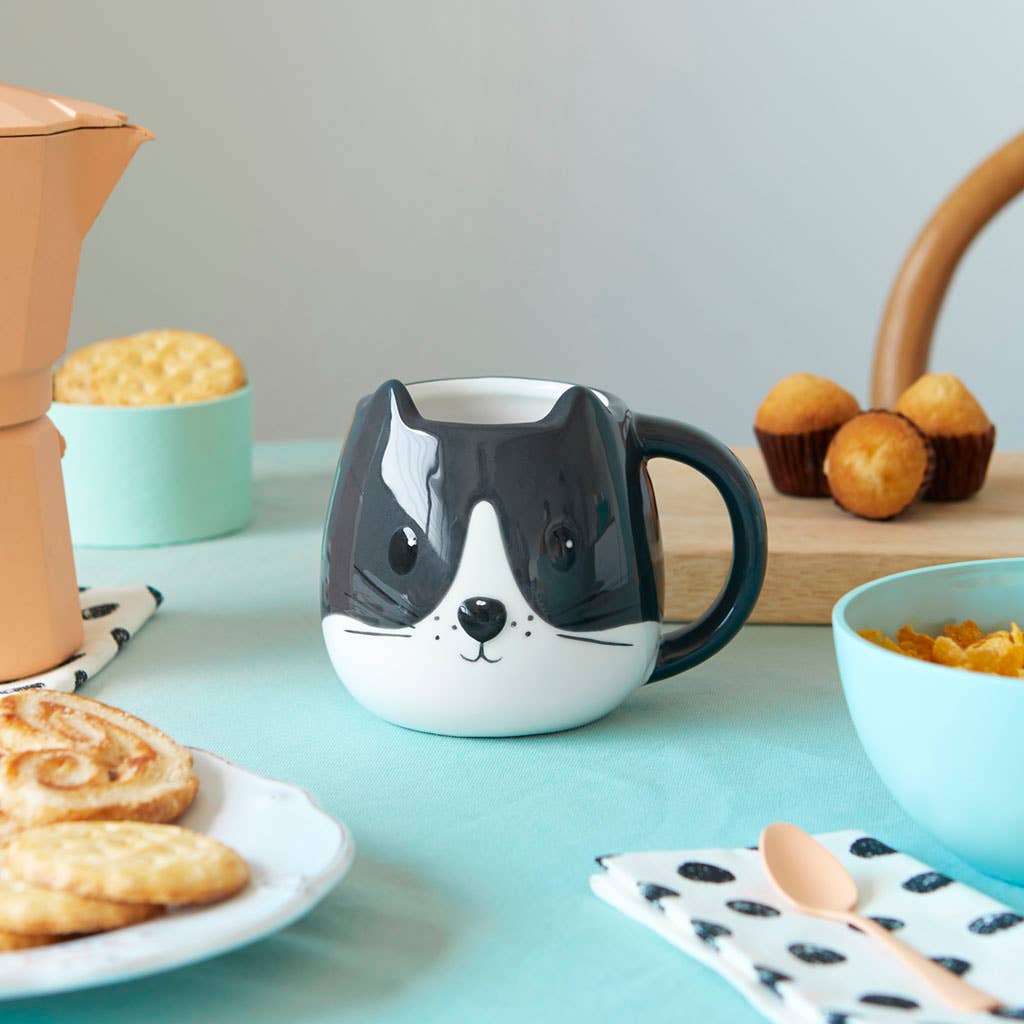White/Black Cat Round Mug