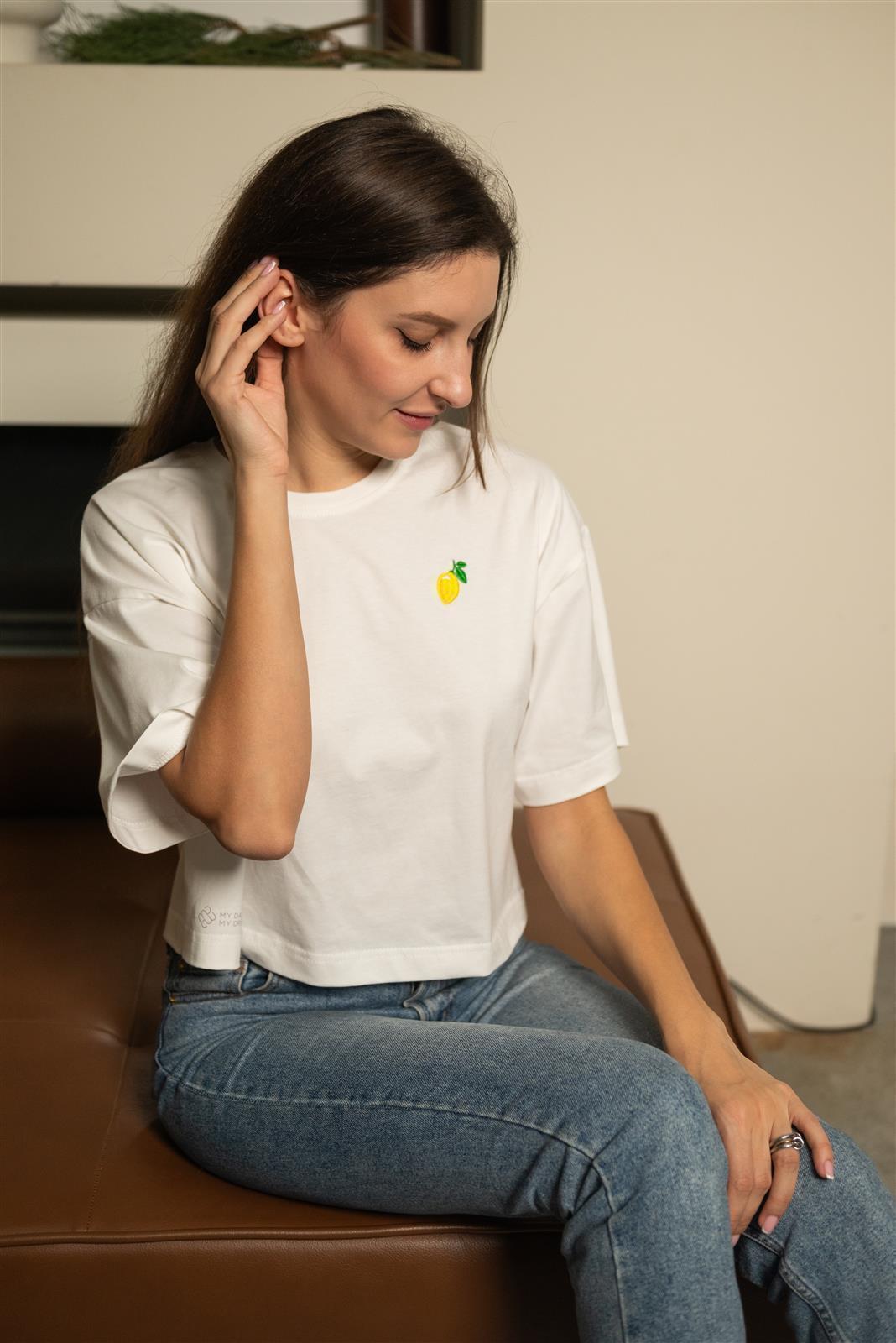 Lemon Crop T-Shirt