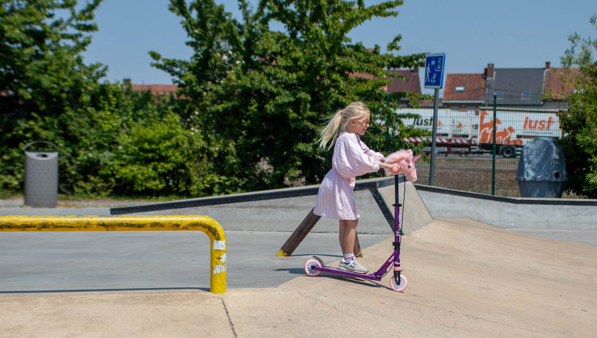 Accessorio a forma di testa di unicorno rosa per bicicletta o monopattino per bambini
